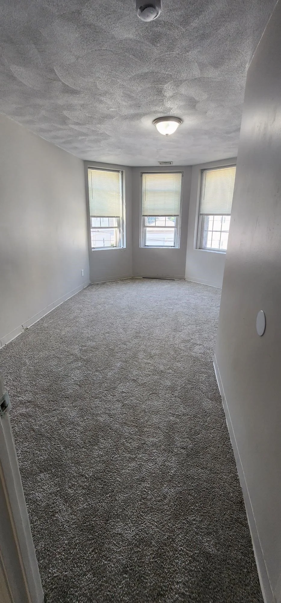 3 bed, 1 bath apartment for rent at 136 Congress Unit 2, Chelsea — photo 7 of 8