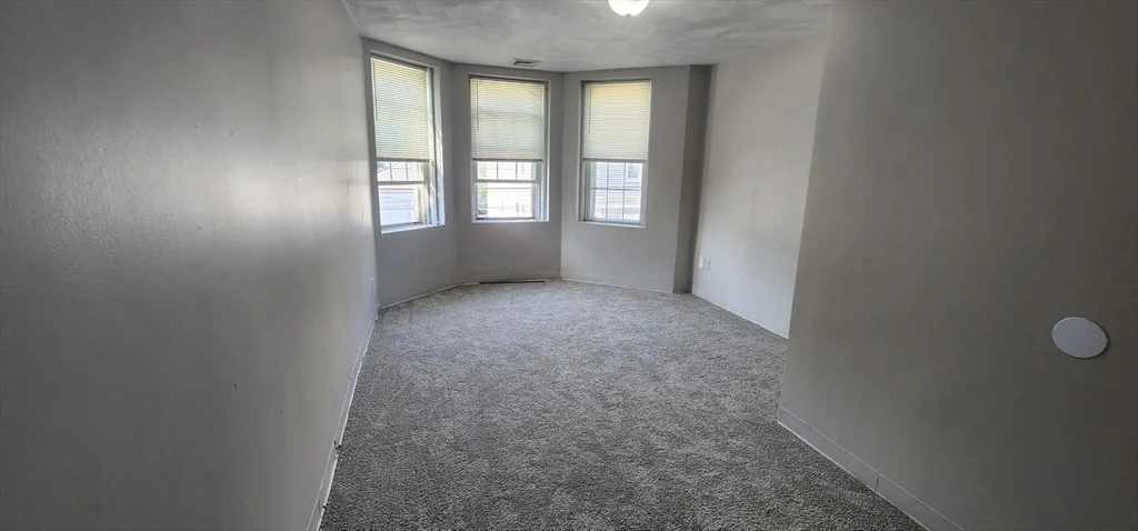 3 bed, 1 bath apartment for rent at 136 Congress Unit 2, Chelsea — photo 4 of 8