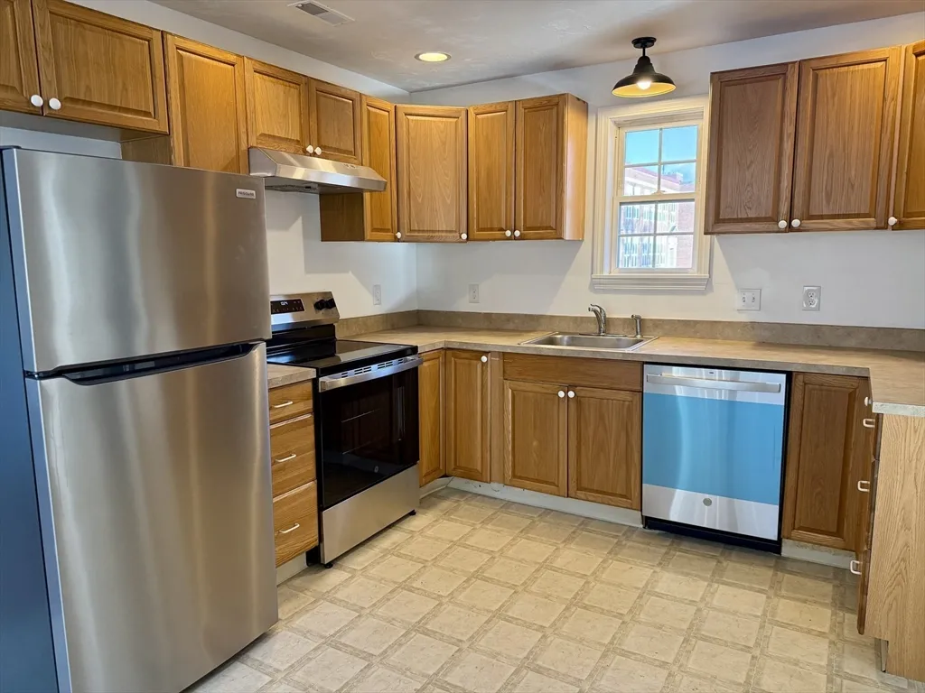 2 bed, 1 bath apartment for rent at 136 Eastford Rd Unit 2, Southbridge — photo 2 of 13