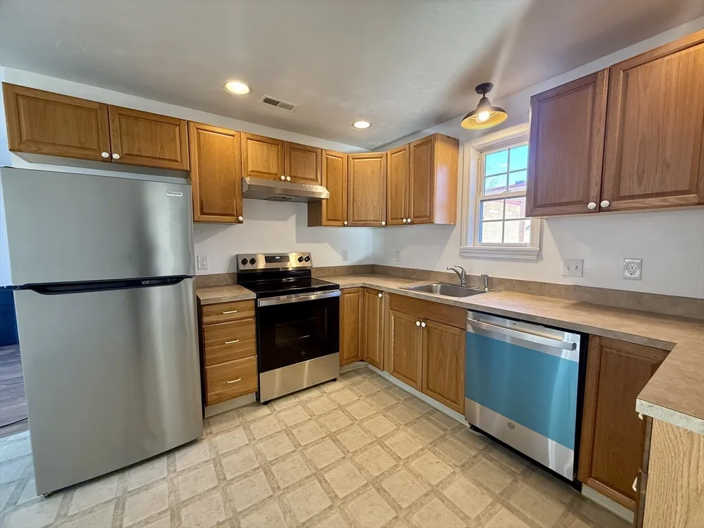 2 bed, 1 bath apartment for rent at 136 Eastford Rd Unit 2, Southbridge — photo 1 of 13