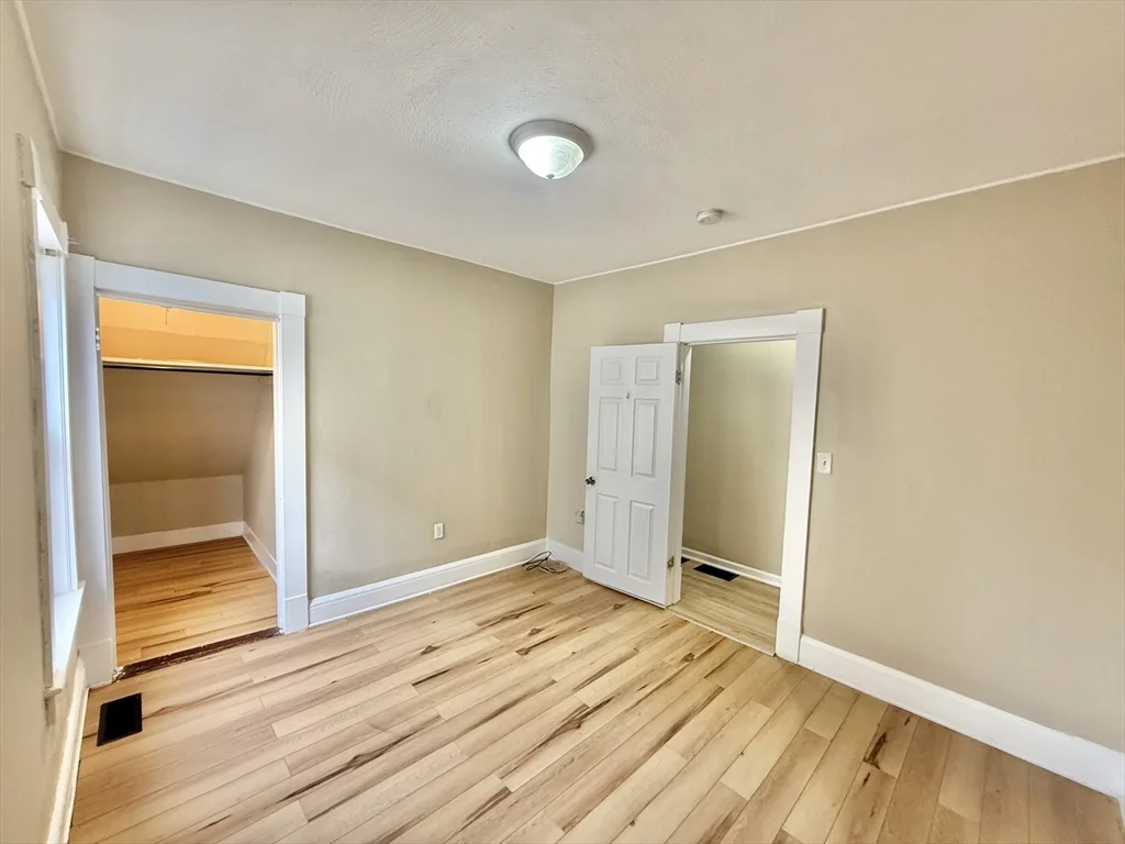 4 bed, 1 bath apartment for rent at 136 Gershom Ave Unit 1, Lowell — photo 13 of 19