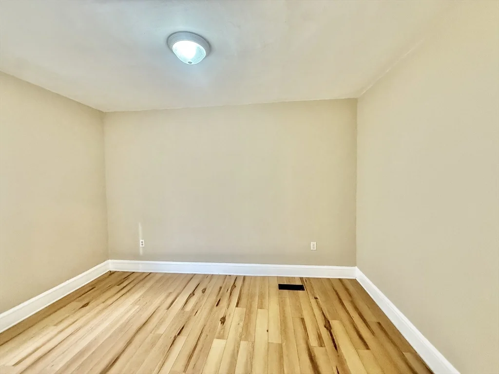 4 bed, 1 bath apartment for rent at 136 Gershom Ave Unit 1, Lowell — photo 6 of 19