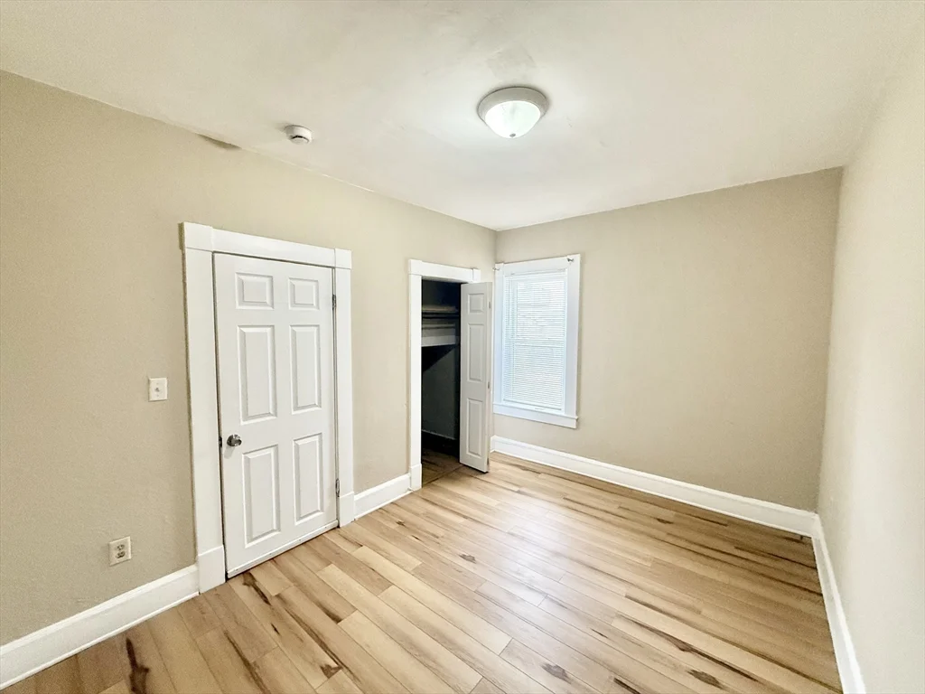 4 bed, 1 bath apartment for rent at 136 Gershom Ave Unit 1, Lowell — photo 4 of 19
