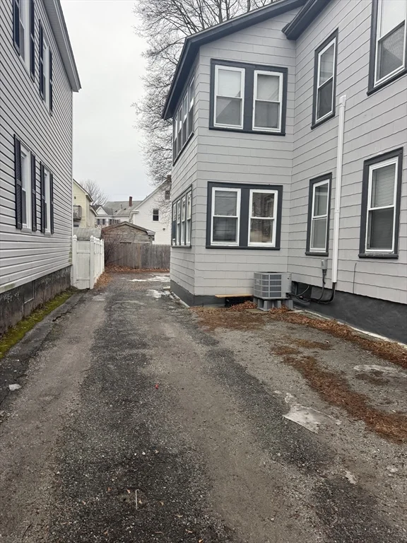 4 bed, 1 bath apartment for rent at 136 Gershom Ave Unit 1, Lowell — photo 3 of 19