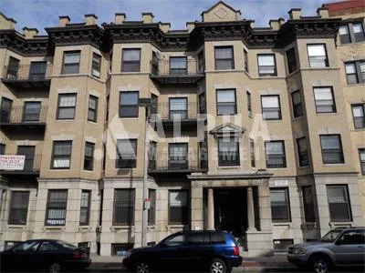 2 bed, 1 bath apartment for rent at 136 Hemenway St Unit B, Fenway — photo 1 of 4