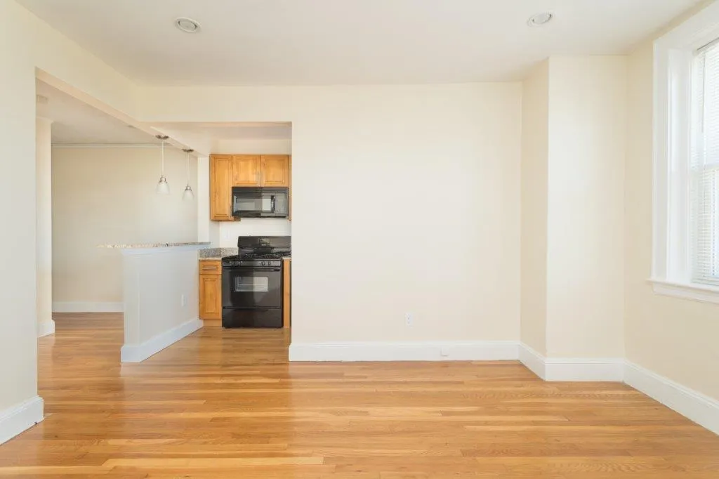1 bed, 1 bath apartment for rent at 136 Highland Ave Unit 18, Spring Hill — photo 6 of 9