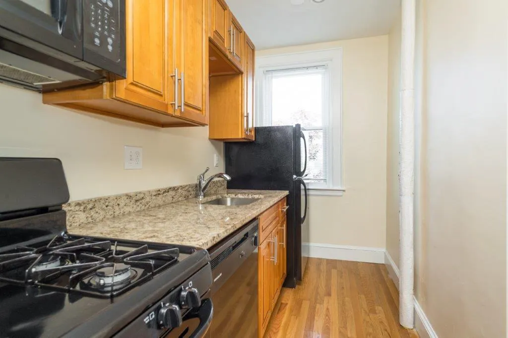 1 bed, 1 bath apartment for rent at 136 Highland Ave Unit 18, Spring Hill — photo 1 of 9