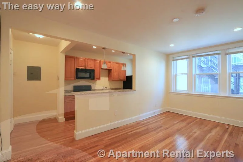 Studio bed, 1 bath apartment for rent at 136 Highland Ave Unit 5, Spring Hill — photo 2 of 10