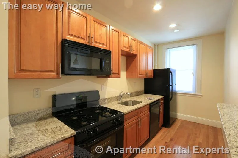 Studio bed, 1 bath apartment for rent at 136 Highland Ave Unit 5, Spring Hill — photo 3 of 10
