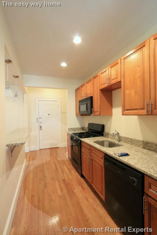 Studio bed, 1 bath apartment for rent at 136 Highland Ave Unit 5, Spring Hill — photo 4 of 10