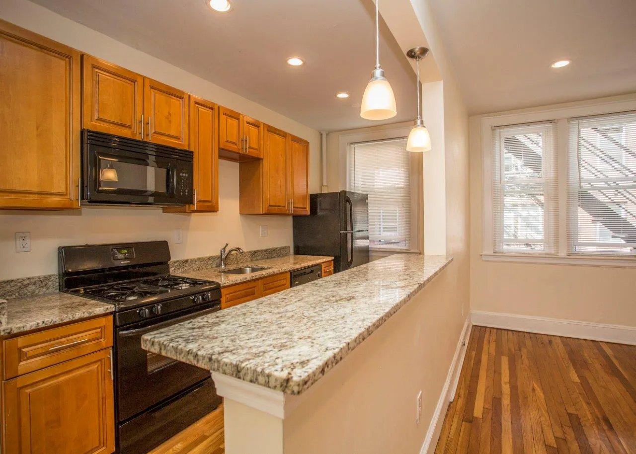 1 bed, 1 bath apartment for rent at 136 Highland Ave Unit 6, Spring Hill