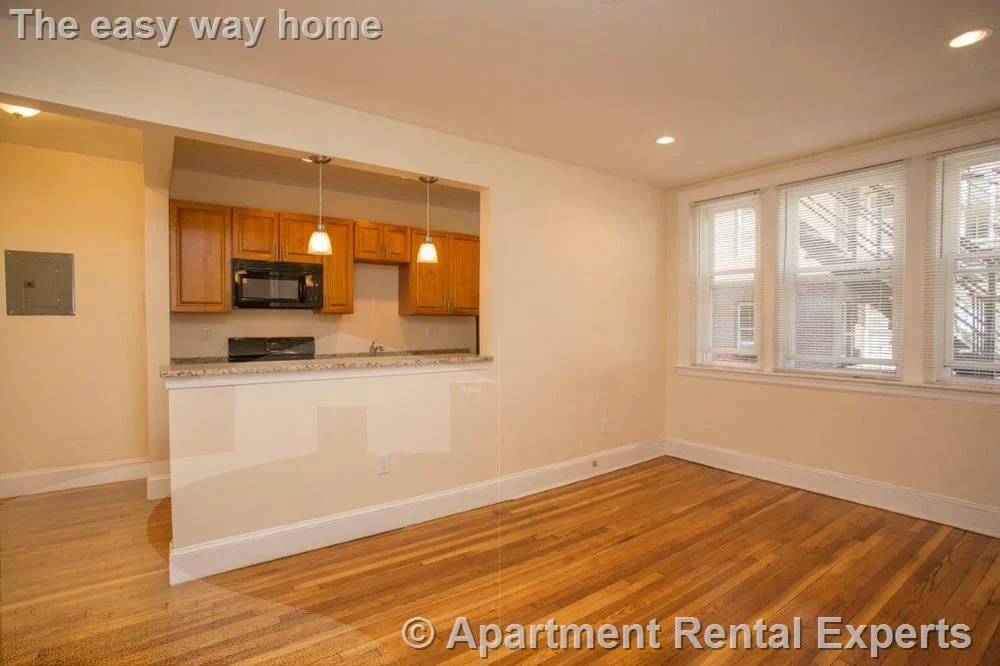 Studio bed, 1 bath apartment for rent at 136 Highland Ave Unit 6, Spring Hill — photo 3 of 5