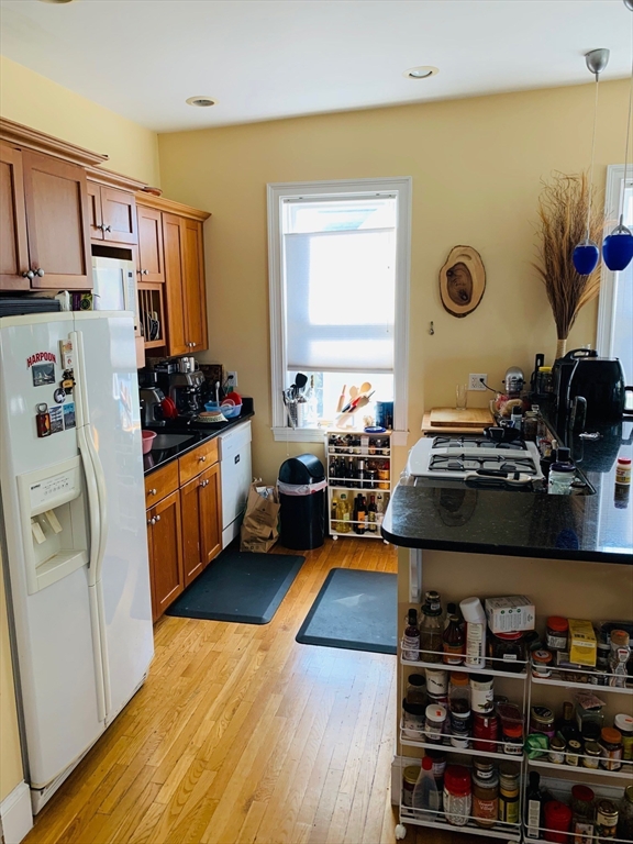 2 bed, 2 bath apartment for rent at 136 Hudson St Unit 3, Powder House Square — photo 3 of 12