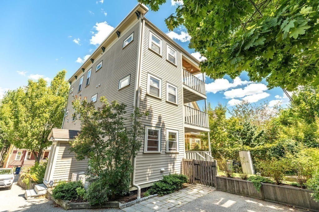 2 bed, 2 bath apartment for rent at 136 Hudson St Unit 3, Powder House Square — photo 12 of 12