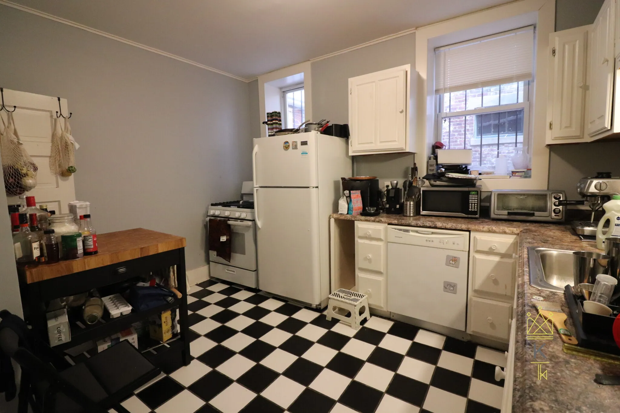 2 bed, 1 bath apartment for rent at 136 Pleasant St Unit B, North Brookline — photo 2 of 10