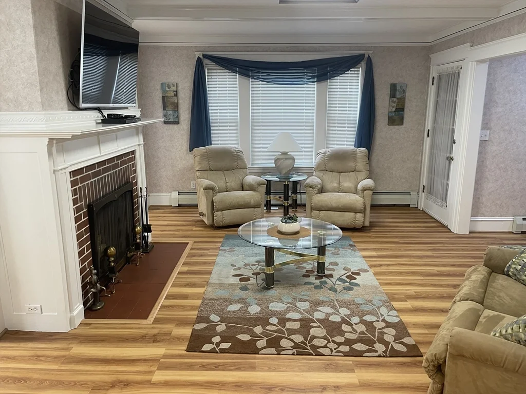 1 bed, 1 bath apartment for rent at 136 Russell St Unit 1A, WPI — photo 3 of 17