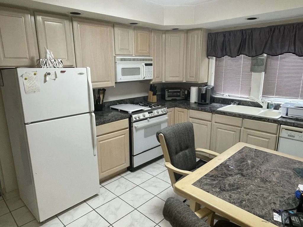 1 bed, 1 bath apartment for rent at 136 Russell St Unit 1A, WPI — photo 10 of 17