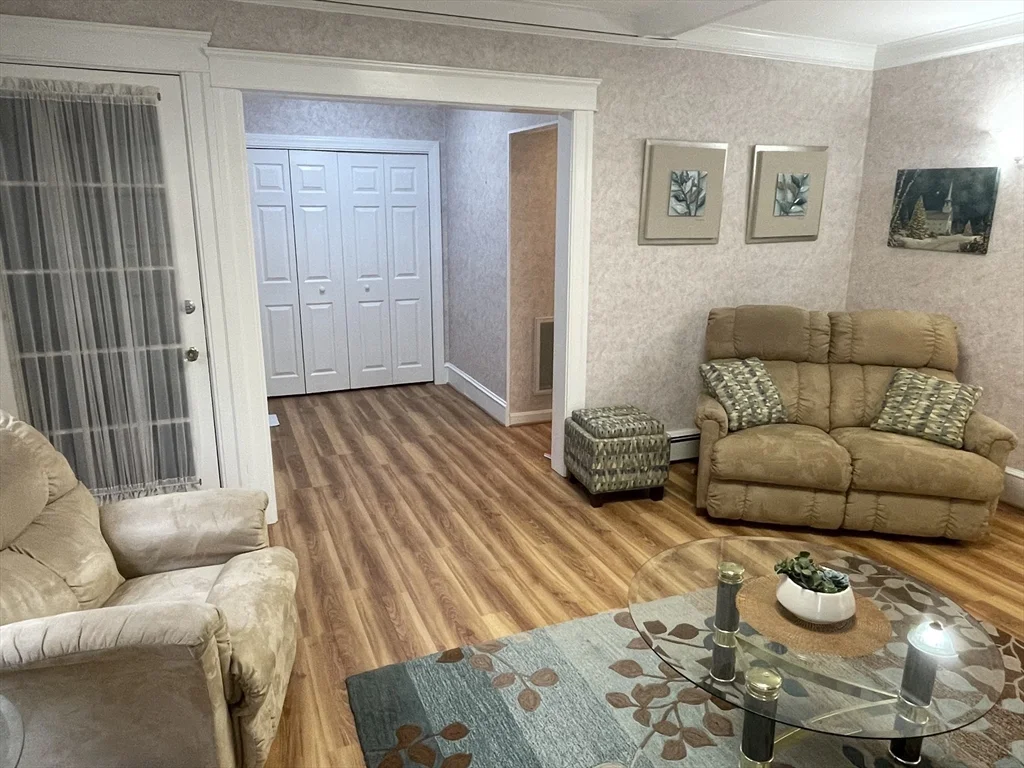 1 bed, 1 bath apartment for rent at 136 Russell St Unit 1A, WPI — photo 4 of 17
