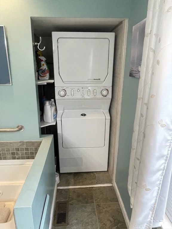1 bed, 1 bath apartment for rent at 136 Russell St Unit 1A, WPI — photo 9 of 17