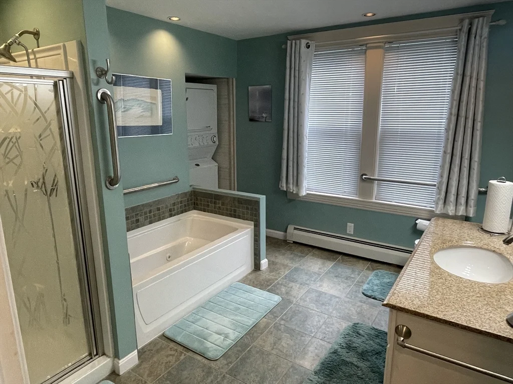 1 bed, 1 bath apartment for rent at 136 Russell St Unit 1A, WPI — photo 8 of 17