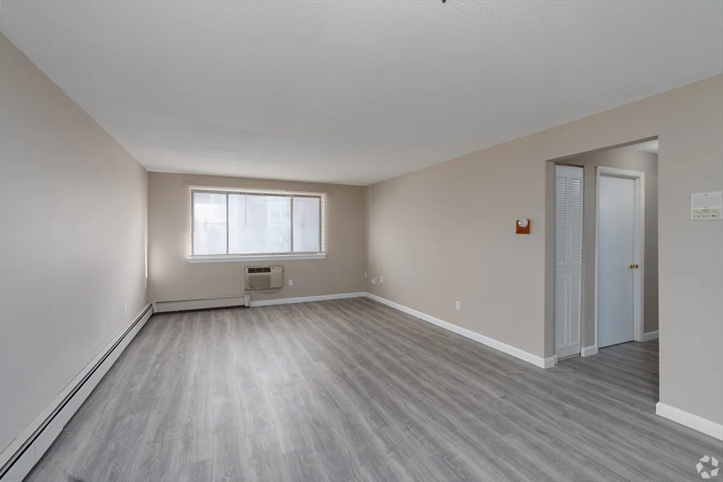 1 bed, 1 bath apartment for rent at 136 School Unit 301, Winter Hill — photo 3 of 6
