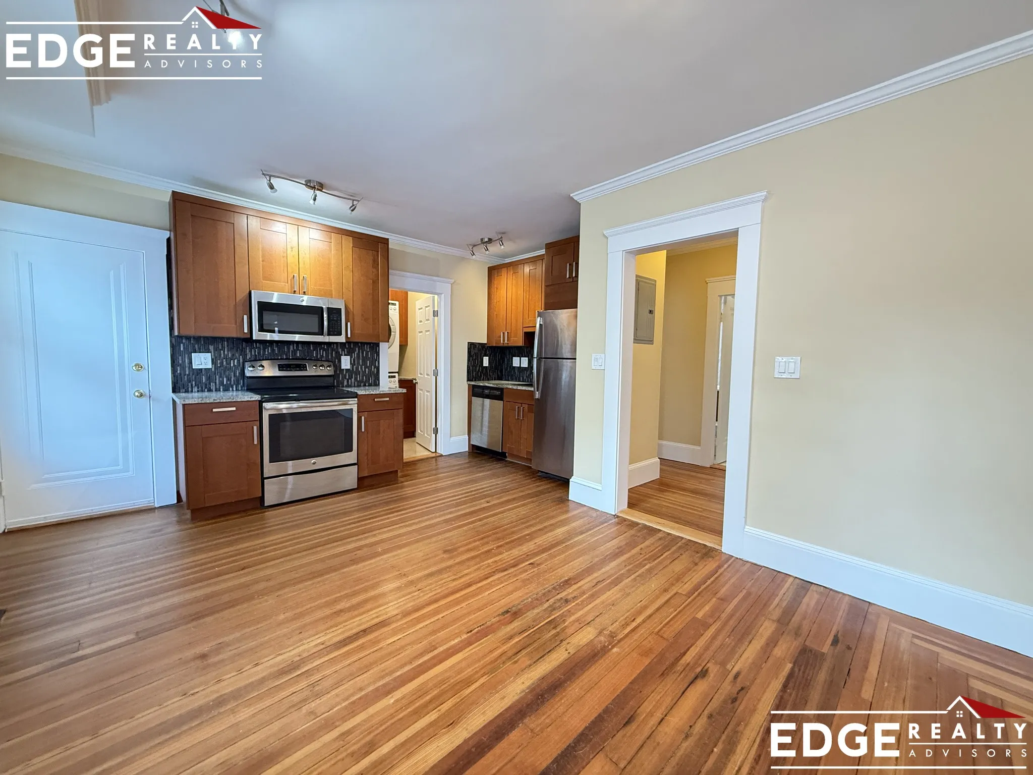 3 bed, 1 bath apartment for rent at 136 Summer St Unit 1B, Watertown — photo 2 of 9