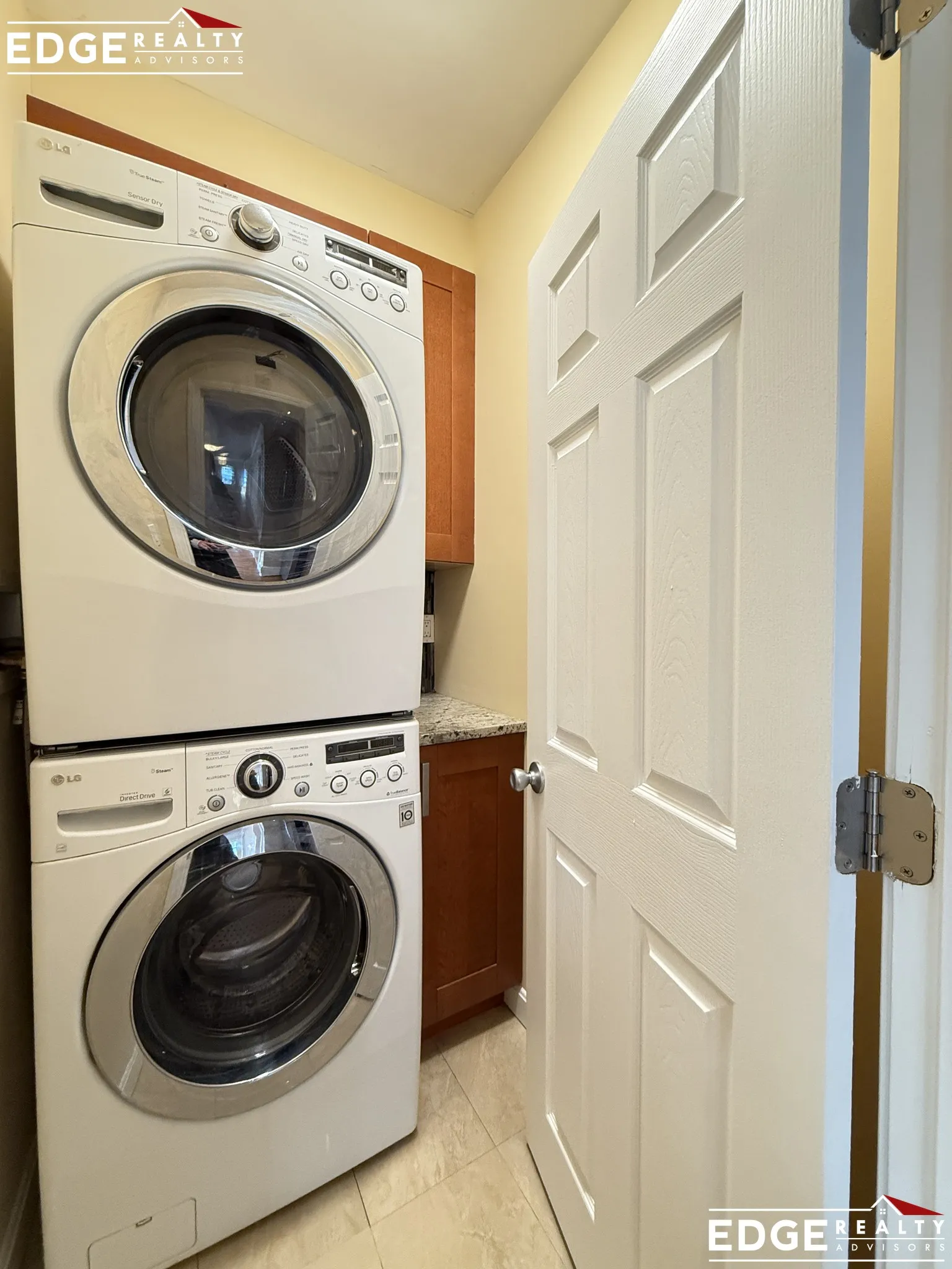 3 bed, 1 bath apartment for rent at 136 Summer St Unit 2, Watertown — photo 4 of 9