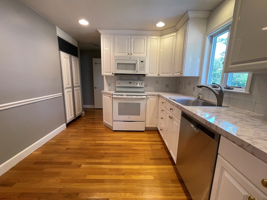 3 bed, 2 bath apartment for rent at 136 Truman, Newton — photo 12 of 18