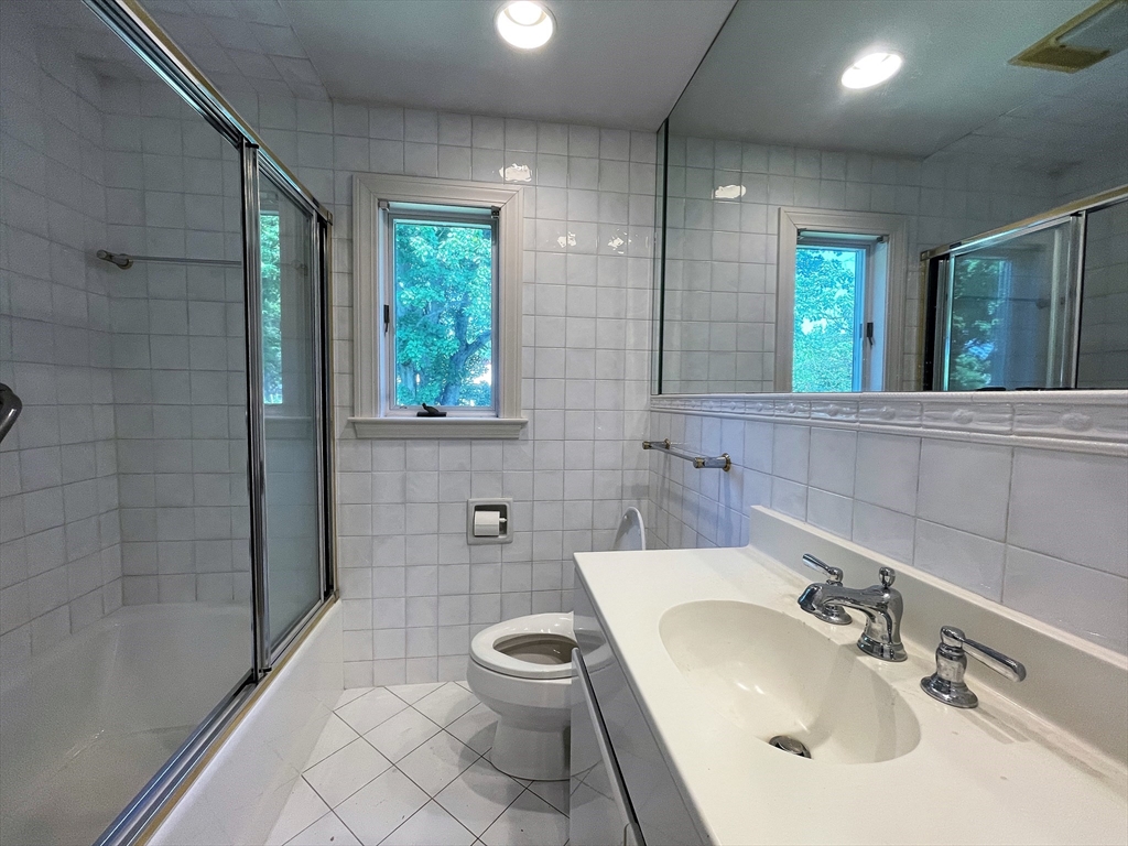 3 bed, 2 bath apartment for rent at 136 Truman, Newton — photo 13 of 18