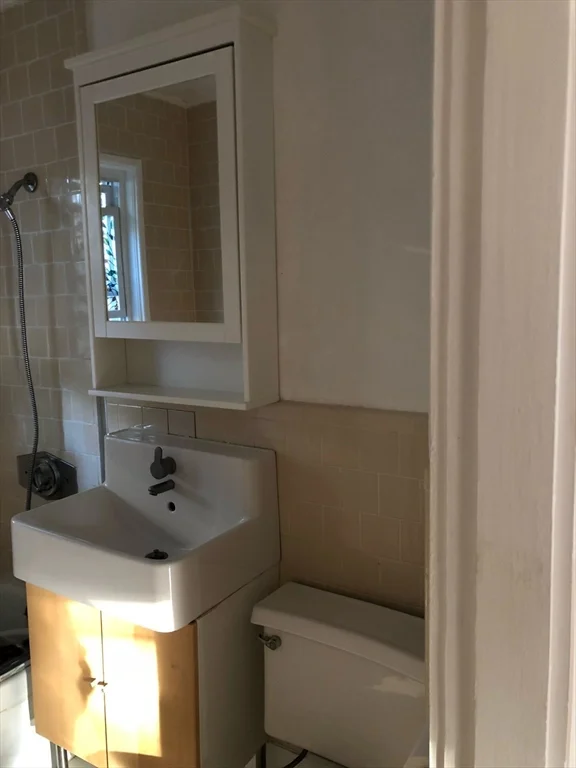 2 bed, 1 bath apartment for rent at 136 Walden Unit 1, Neighborhood 9 — photo 6 of 6