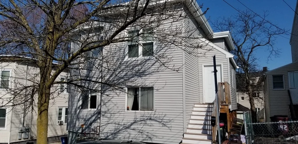 1 bed, 1 bath apartment for rent at 136 Walnut Ave Unit 4, Revere