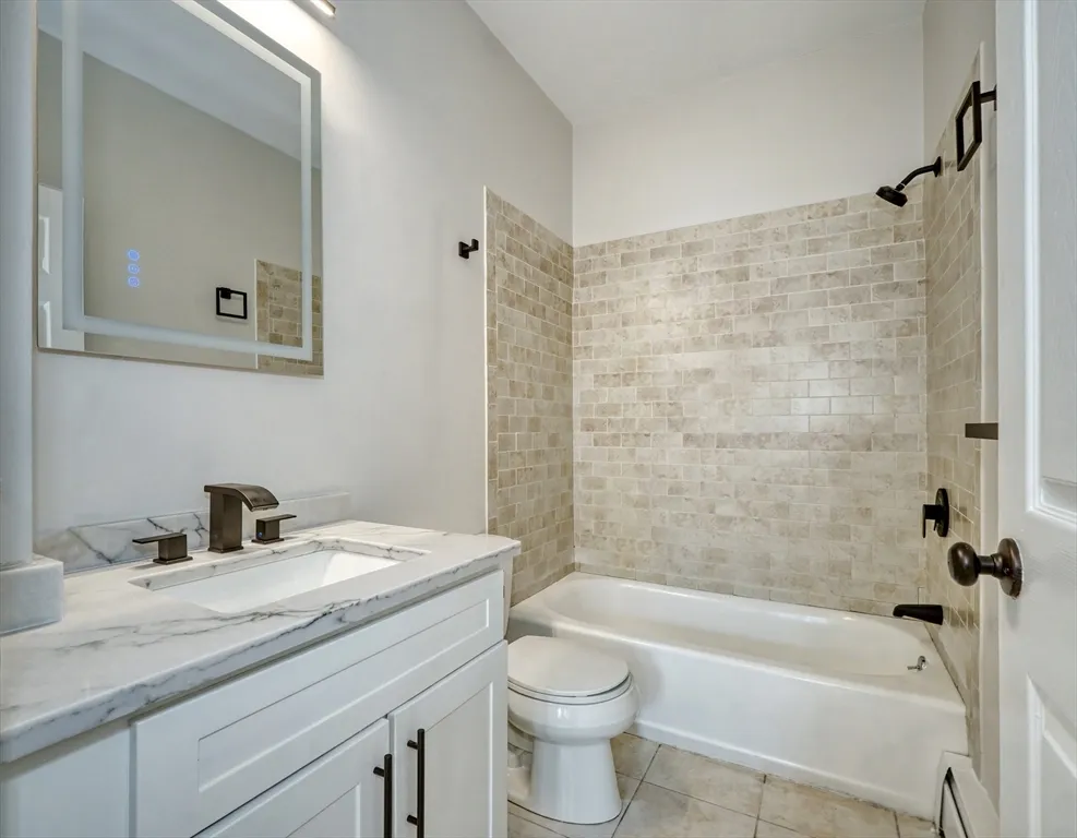 1 bed, 1 bath apartment for rent at 136 West Sixth St Unit 1, South Boston — photo 6 of 8