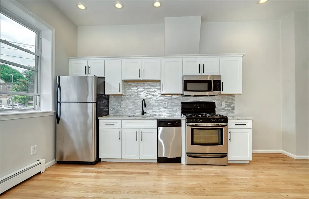 1 bed, 1 bath apartment for rent at 136 West Sixth St Unit 1, South Boston — photo 3 of 8
