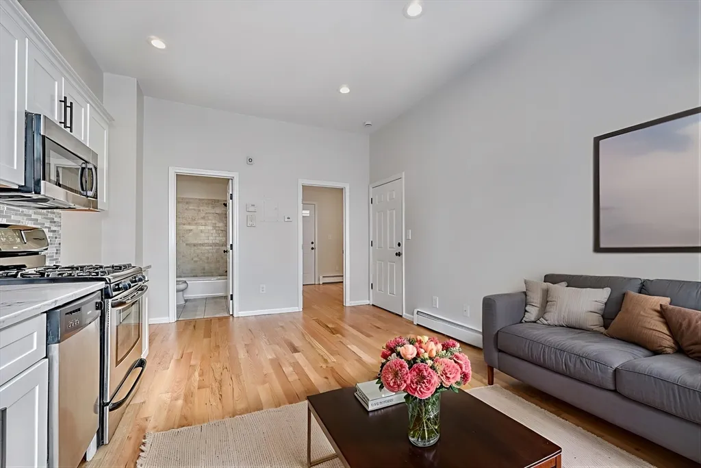 1 bed, 1 bath apartment for rent at 136 West Sixth St Unit 1, South Boston — photo 2 of 8
