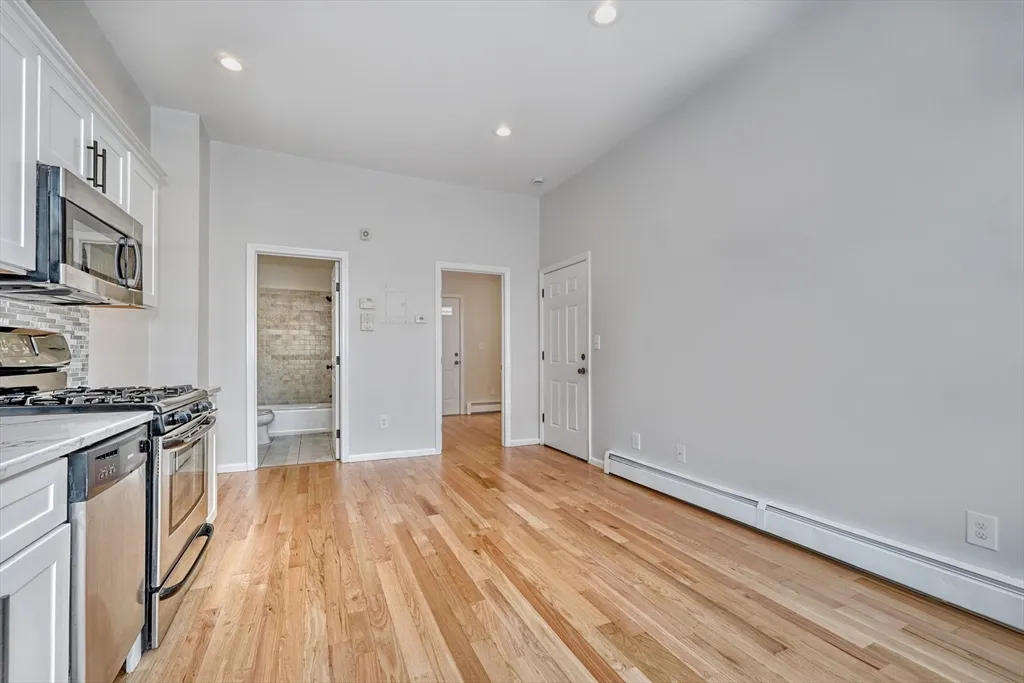 1 bed, 1 bath apartment for rent at 136 West Sixth St Unit 1, South Boston — photo 7 of 8