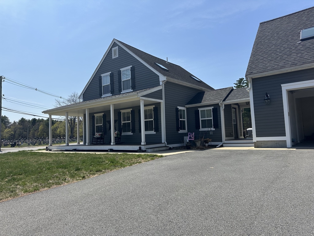 1 bed, 1 bath apartment for rent at 136 Wood St Unit 2, Middleboro — photo 1 of 13