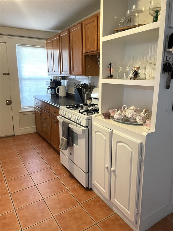 1 bed, 1 bath apartment for rent at 136 Wrentham St Unit 3L, Dorchester — photo 2 of 8