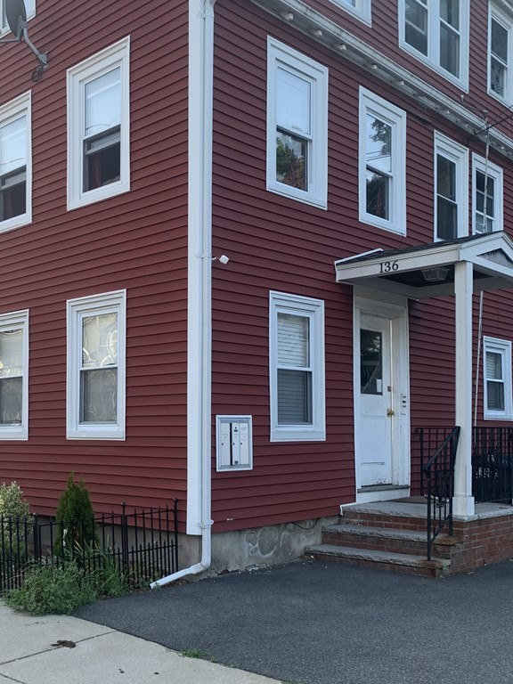 3 bed, 1 bath apartment for rent at 136 Wrentham Unit 2, Dorchester — photo 11 of 12