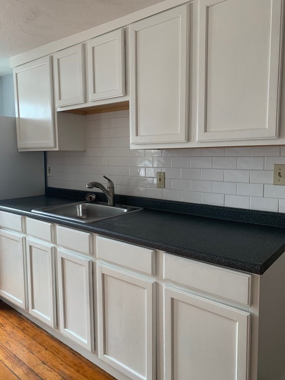 3 bed, 1 bath apartment for rent at 136 Wrentham Unit 2, Dorchester — photo 2 of 12