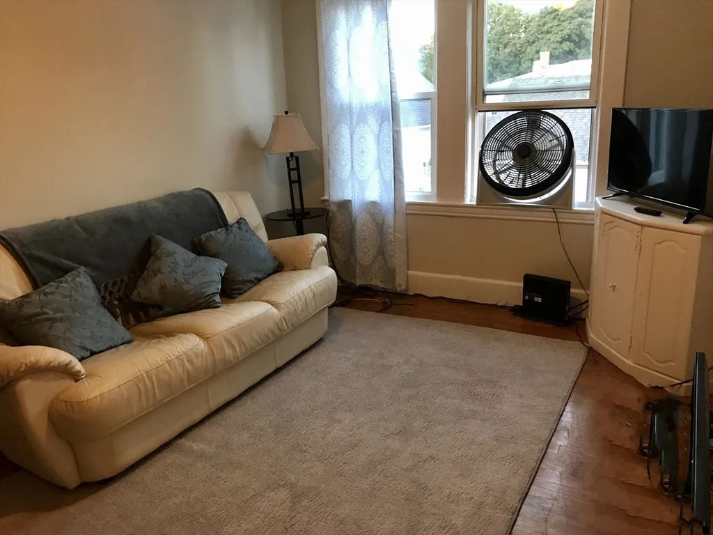 1 bed, 1 bath apartment for rent at 136 Wrentham Unit 3R, Dorchester — photo 2 of 7
