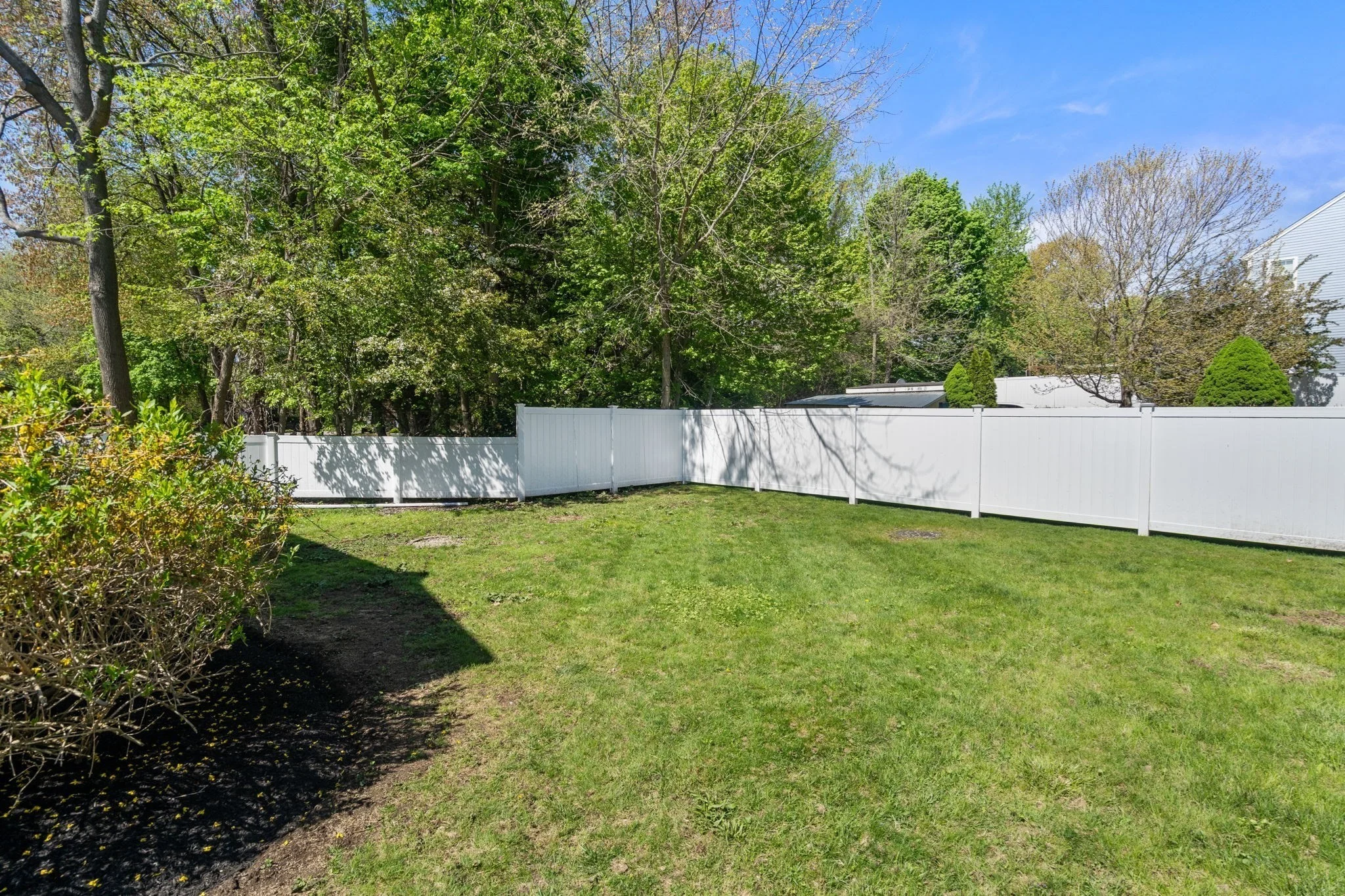 3 bed, 2 bath apartment for rent at 1360 Great Plain Ave, Needham — photo 31 of 36