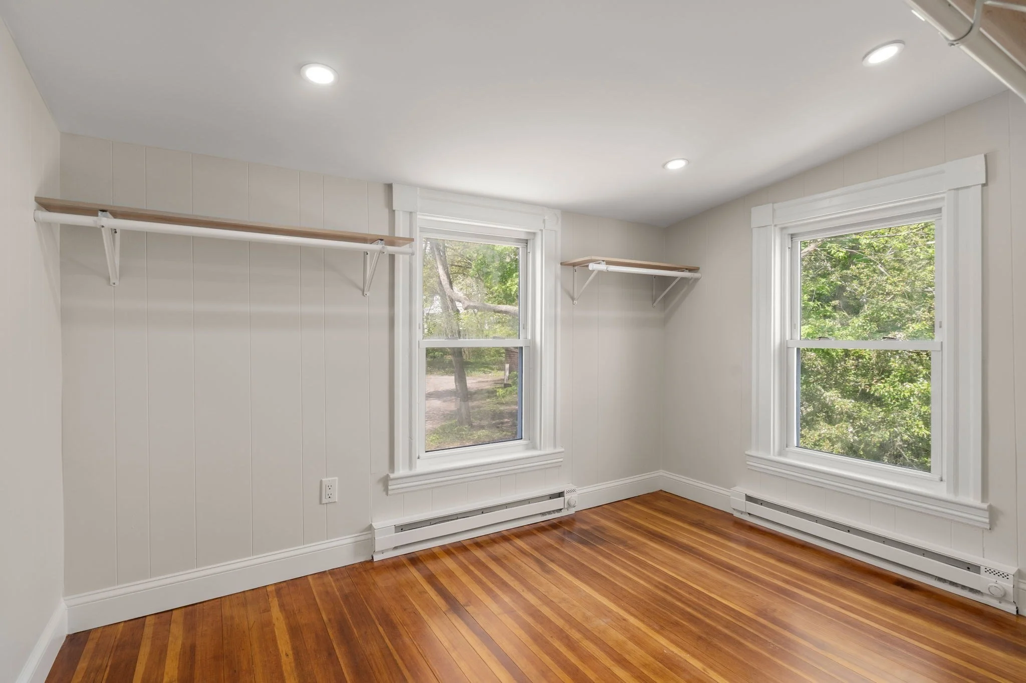3 bed, 2 bath apartment for rent at 1360 Great Plain Ave, Needham — photo 24 of 36