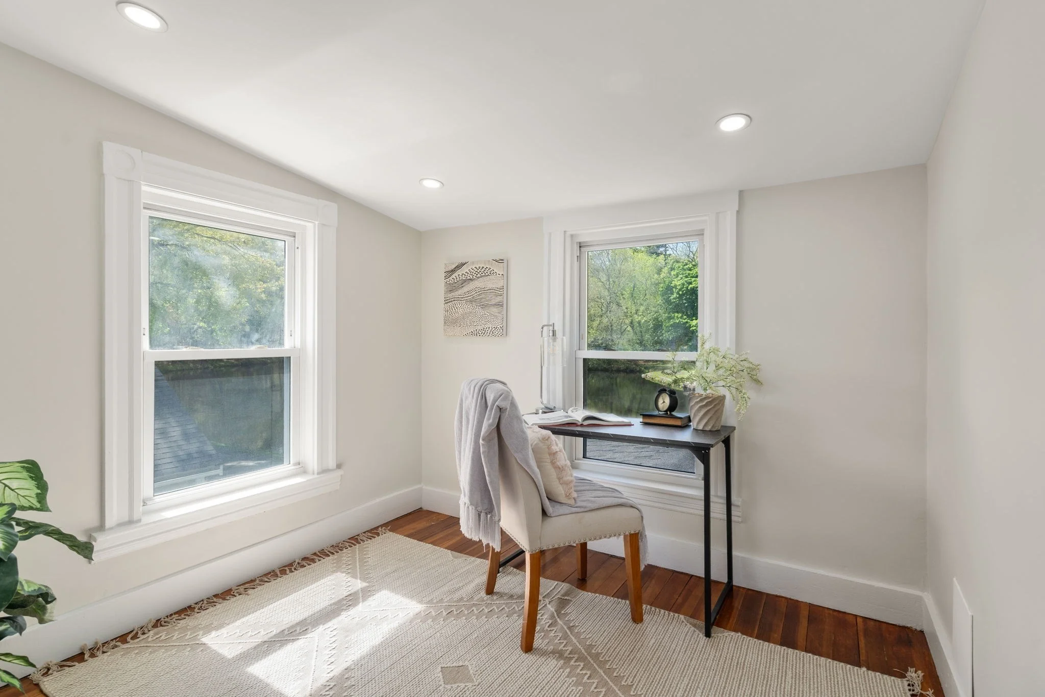 3 bed, 2 bath apartment for rent at 1360 Great Plain Ave, Needham — photo 27 of 36