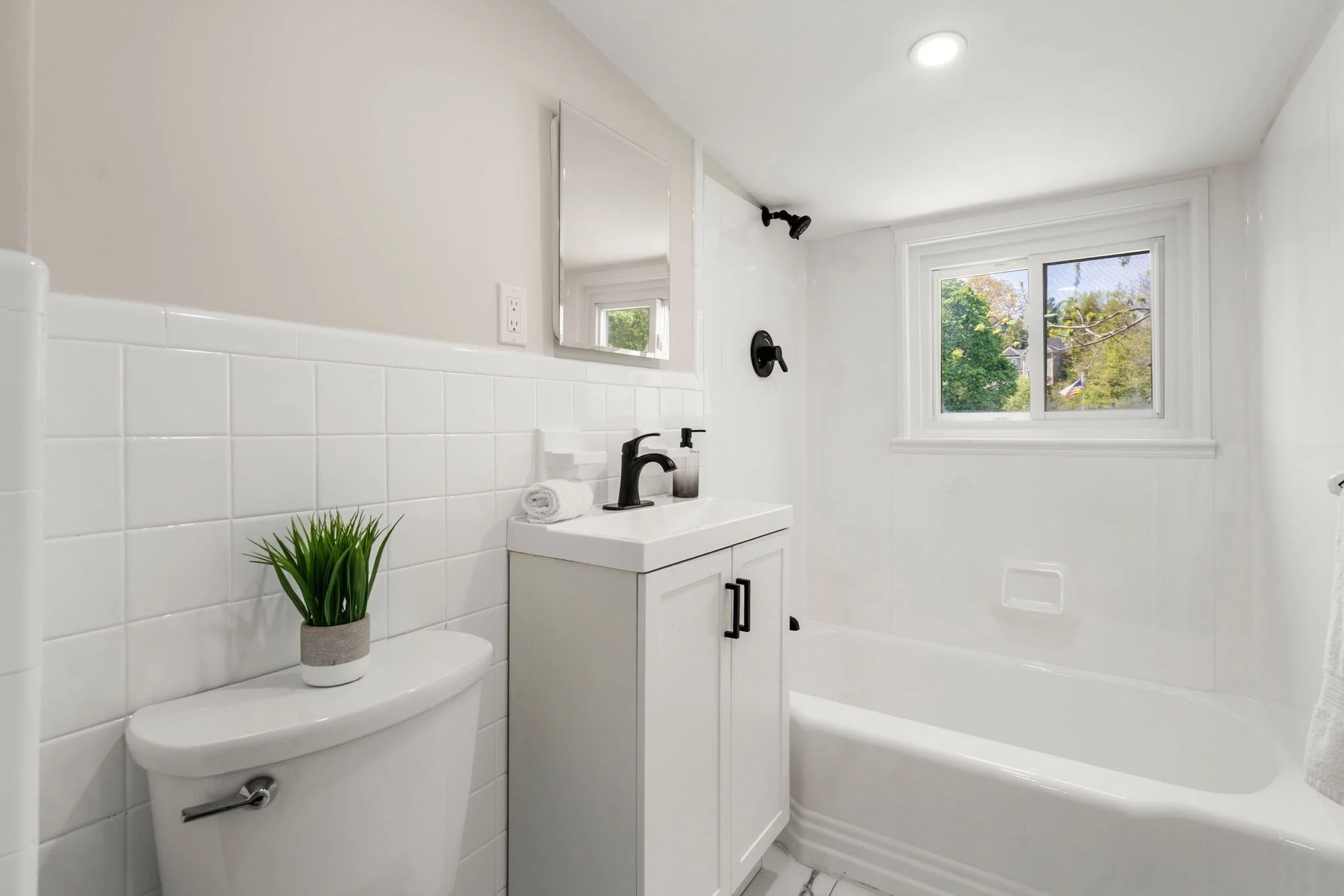 3 bed, 2 bath apartment for rent at 1360 Great Plain Ave, Needham — photo 28 of 36