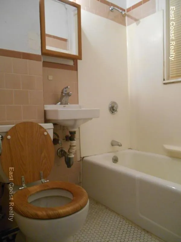 2 bed, 1 bath apartment for rent at 1367 Commonwealth Ave Unit 1, Allston — photo 14 of 18