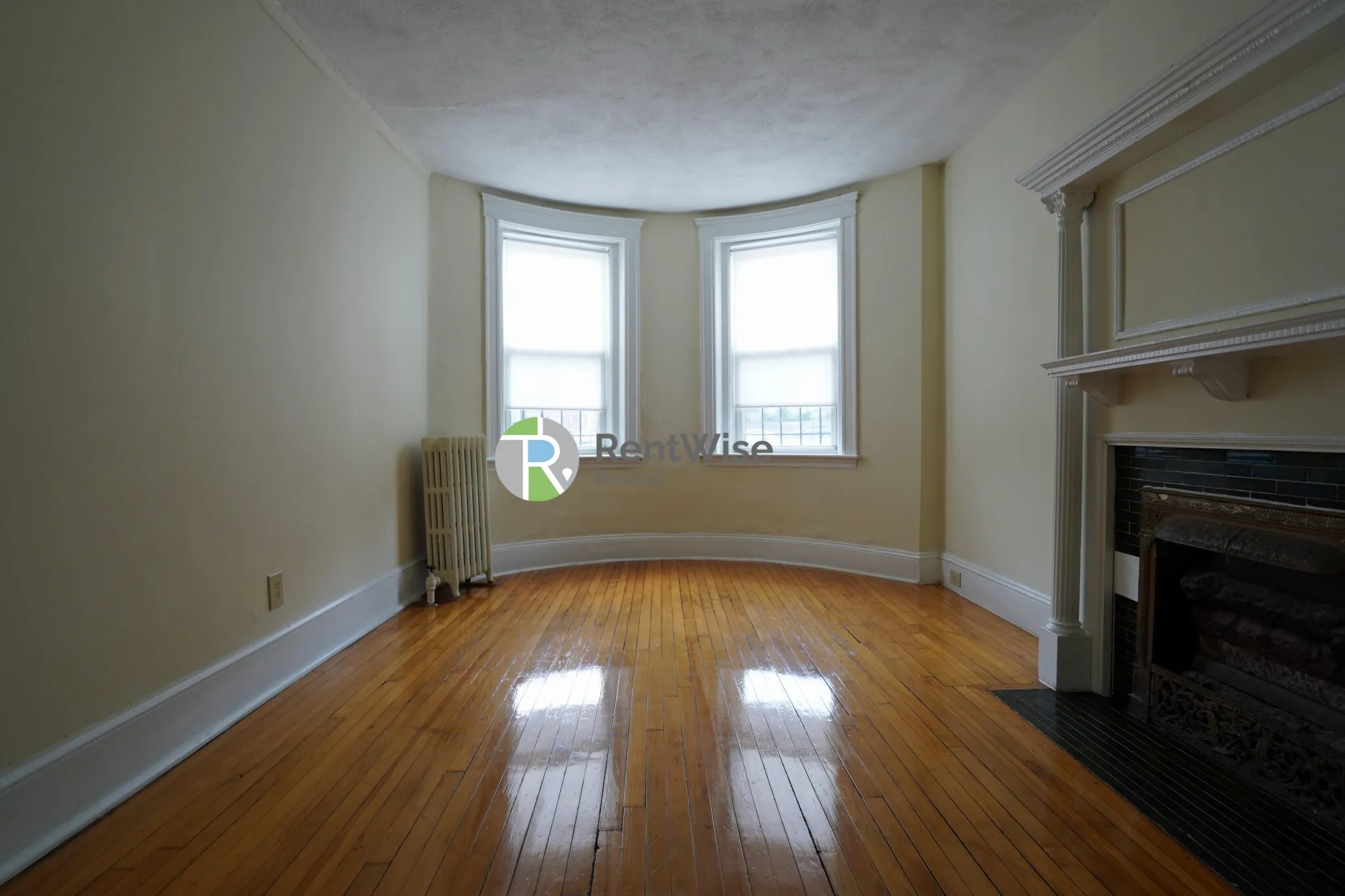 3 bed, 1 bath apartment for rent at 1367 Commonwealth Ave Unit 2, Allston