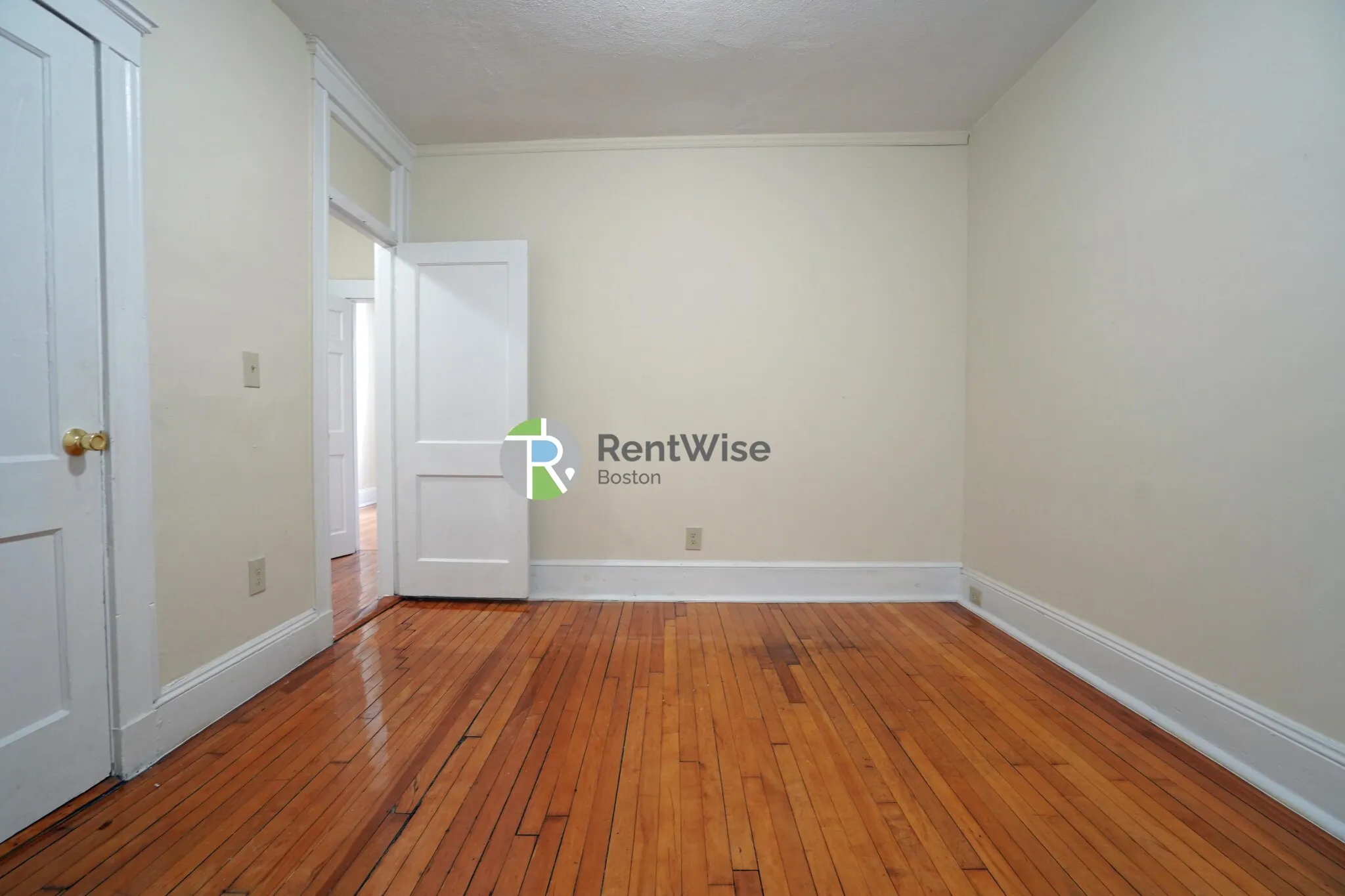3 bed, 1 bath apartment for rent at 1367 Commonwealth Ave Unit 2, Allston — photo 11 of 18
