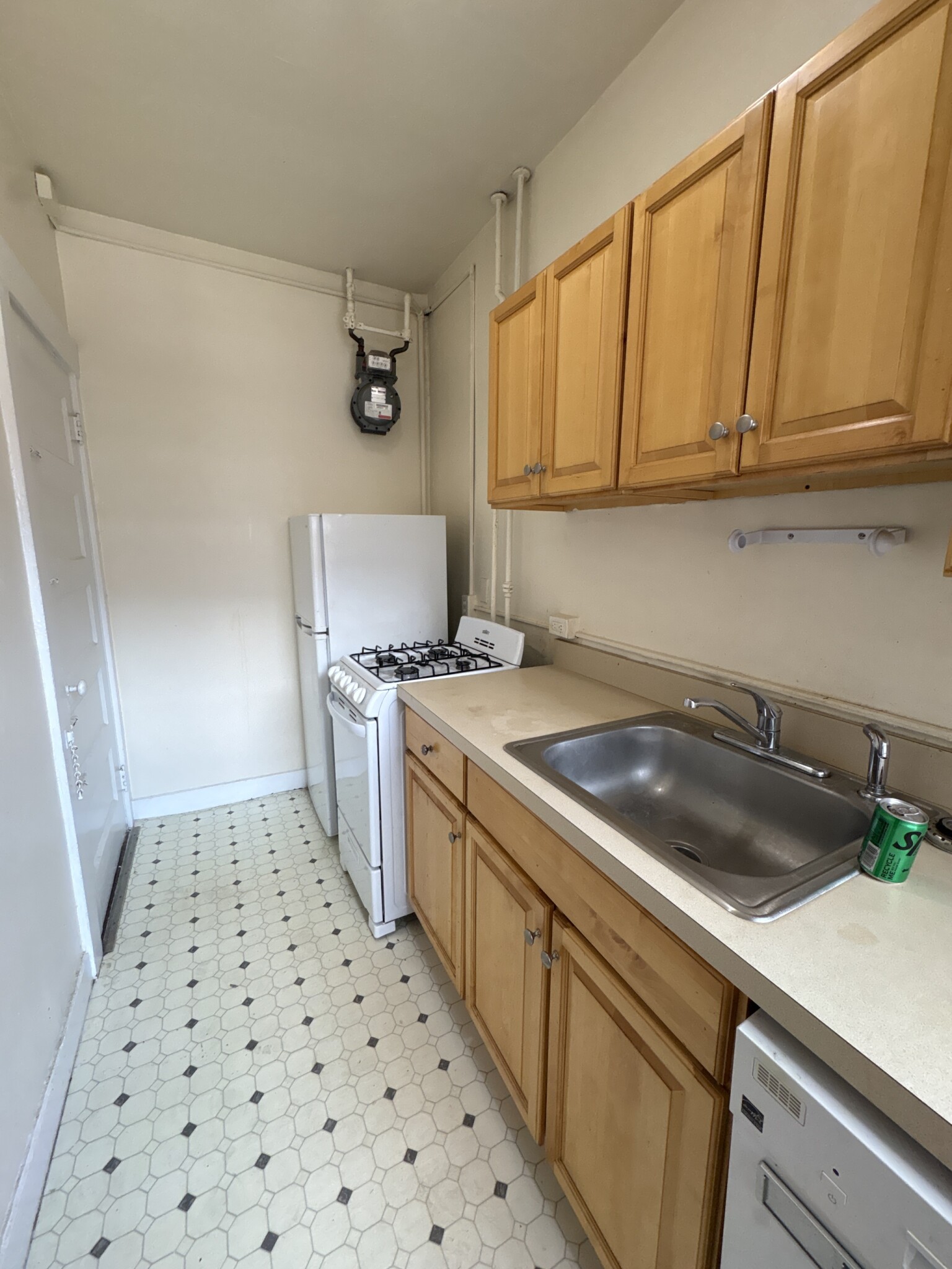 2 bed, 1 bath apartment for rent at 1368 Commonwealth Ave Unit 1, Allston — photo 17 of 24