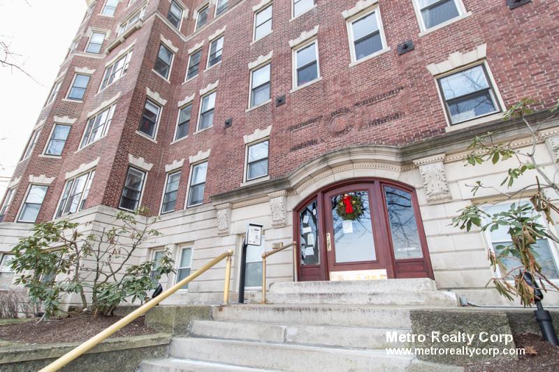 2 bed, 1 bath apartment for rent at 1368 Commonwealth Ave Unit 1, Allston — photo 24 of 24