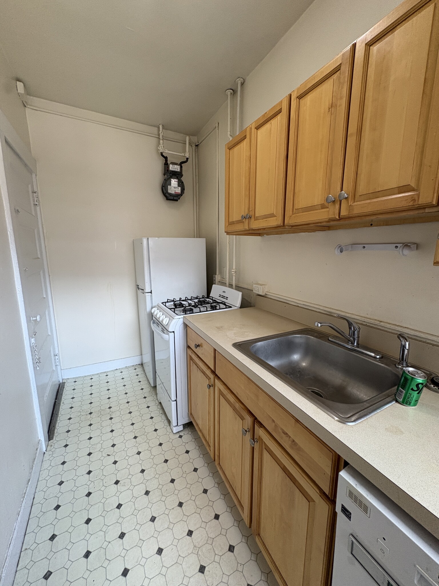 2 bed, 1 bath apartment for rent at 1368 Commonwealth Ave Unit 1, Allston — photo 16 of 24